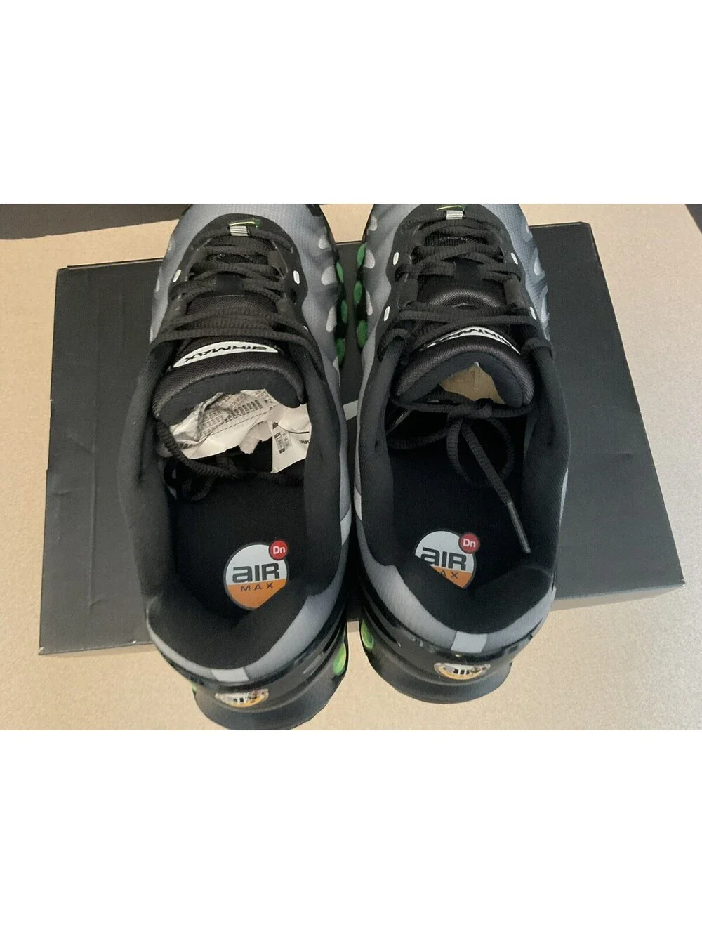 New! Nike Air Max DN8 Black/Volt/Smoke Athletic Shoes. Men’s 9.5. Women’s 11